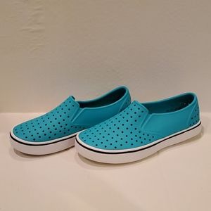 LIKE NEW Native Shoes, Miles in Turquoise, size 7